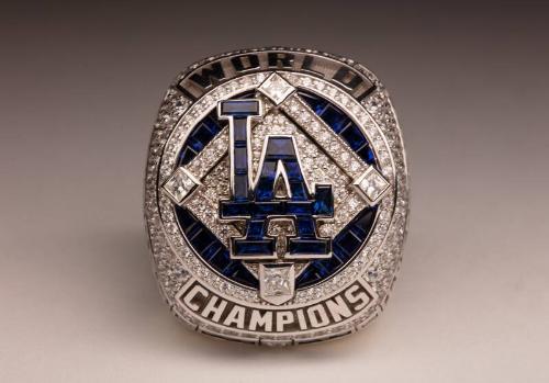 Los Angeles Dodgers 2020 World Series ring, 2021