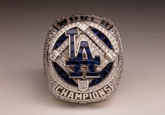 Los Angeles Dodgers 2020 World Series ring, 2021