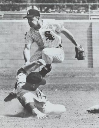 Nellie Fox and Joe Cunningham photograph, 1960 March 14