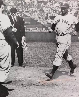 Monte Irvin Jogging Home photograph, between 1950 and 1953