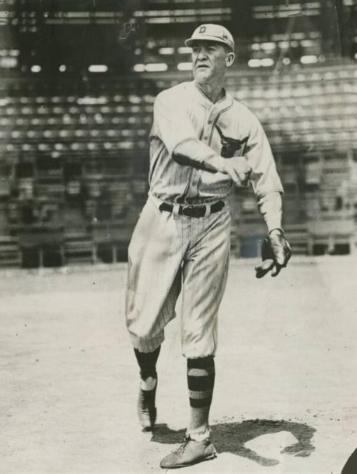 Grover Cleveland Alexander photograph, 1930