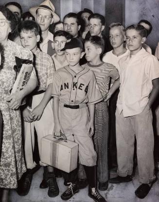 Mourners at Babe Ruth Funeral photograph, 1948 August 18