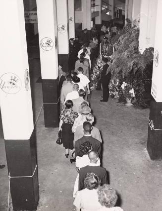 Line to View Babe Ruth's Casket photograph, 1948 August 17