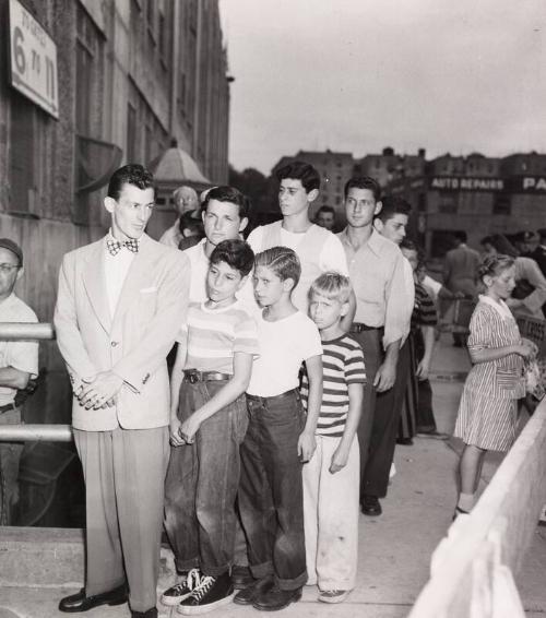 Line to View Babe Ruth's Casket photograph, 1948 August 17