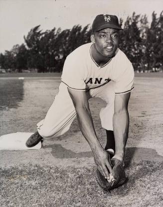 Monte Irvin Fielding photograph, 1951