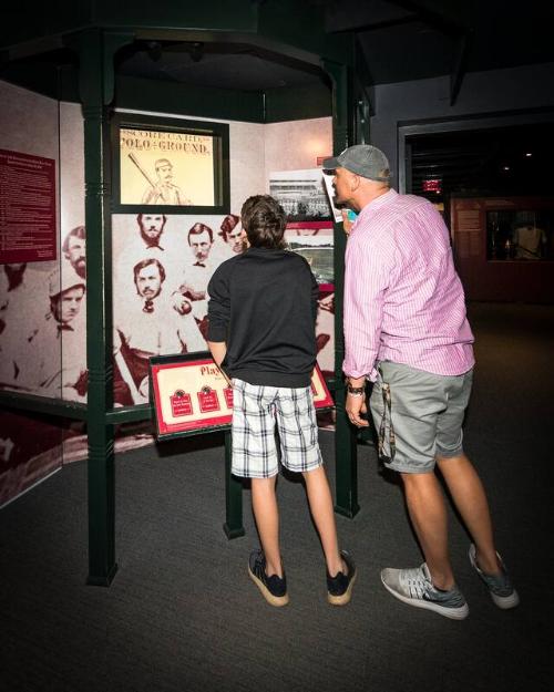 Fans at the National Baseball Hall of Fame and Museum photograph, 2017 May 26