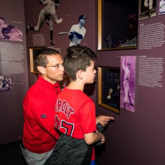 Fans at the National Baseball Hall of Fame and Museum photograph, 2017 May 26