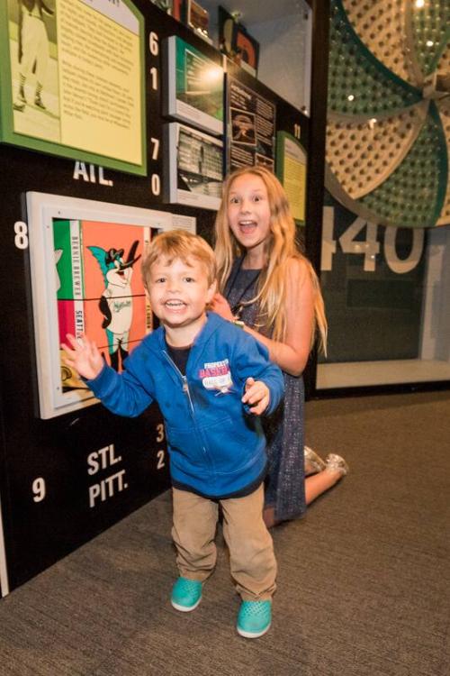 Children of Cody Ross at the National Baseball Hall of Fame and Museum photograph, 2017 May 26