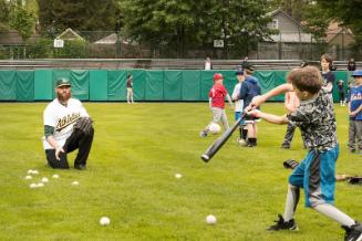 Jonny Gomes Instructing Participants photograph, 2017 May 26