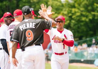 Ozzie Smith Greeting his Team photograph, 2017 May 27