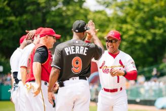 Ozzie Smith Greeting his Team photograph, 2017 May 27