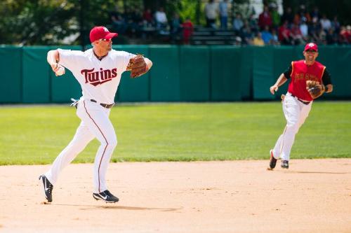 Michael Cuddyer Fielding photograph, 2017 May 27