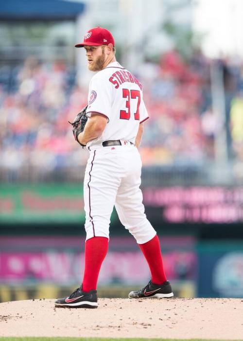 Stephen Strasburg Pitching photograph, 2017 June 12