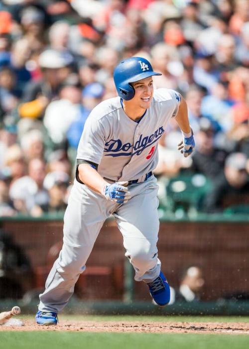 Corey Seager running photograph, 2017 April 27