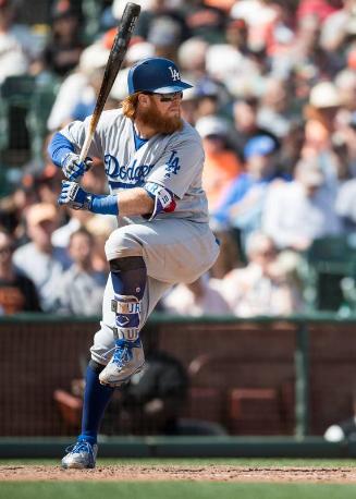 Justin Turner Batting photograph, 2017 April 27