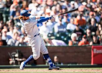 Justin Turner Batting photograph, 2017 April 27