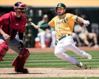 Jed Lowrie Sliding photograph, 2017 June 03