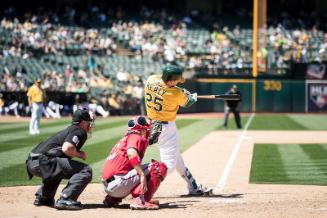 Ryon Healy Batting photograph, 2017 June 03