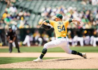 Sonny Gray Pitching photograph, 2017 June 04