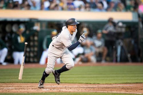 Ronald Torreyes Baserunning photograph, 2017 June 16