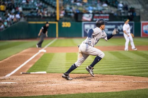 Ronald Torreyes Baserunning photograph, 2017 June 16