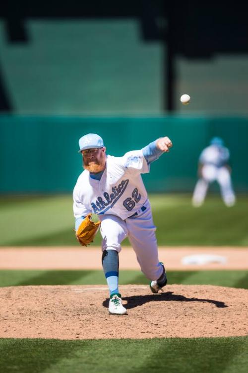 Sean Doolittle Pitching photograph, 2017 June 18