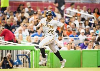 Gregory Polanco Running photograph, 2017 April 30