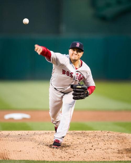 Hector Velazquez Pitching photograph, 2017 May 18