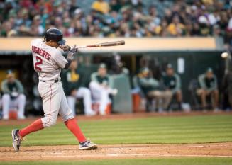 Xander Bogaerts Fielding photograph, 2017 May 18