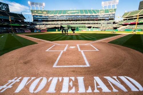 Oakland Athletics Grounds Crew photograph, 2017 May 18