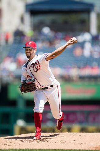 Gio Gonzalez Pitching photograph, 2017 June 10