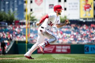 Bryce Harper Running photograph, 2017 June 10