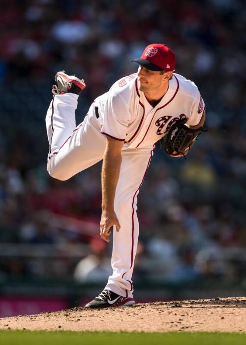 Max Scherzer Pitching photograph, 2017 June 11