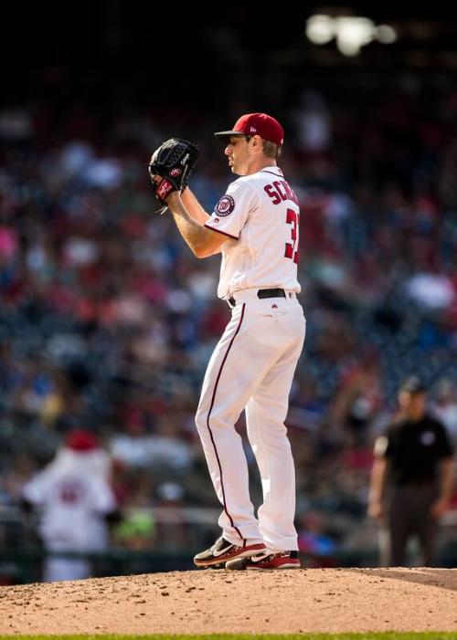 Max Scherzer Pitching photograph, 2017 June 11