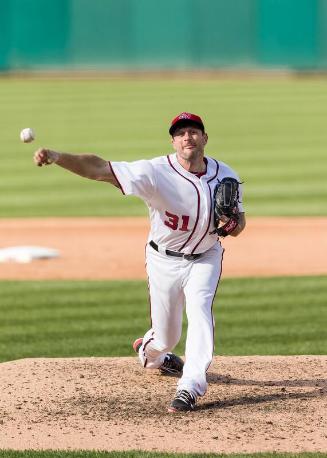 Max Scherzer Pitching photograph, 2017 June 11