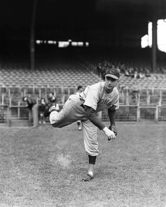 Bucky Walters Throwing digital image, between 1939 and 1945