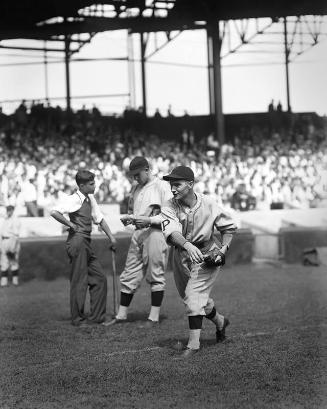 LLoyd Waner Throwing digital image, between 1927 and 1931