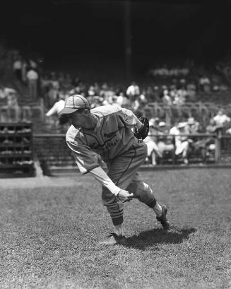 Lon Warneke Throwing digital image, approximately 1939