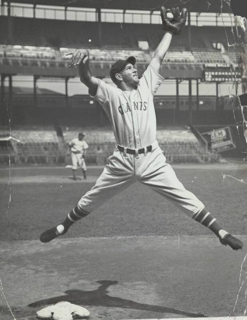 Mel Ott Action photograph, between 1933 and 1937