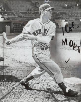 Mel Ott Batting photograph, 1940 or 1941