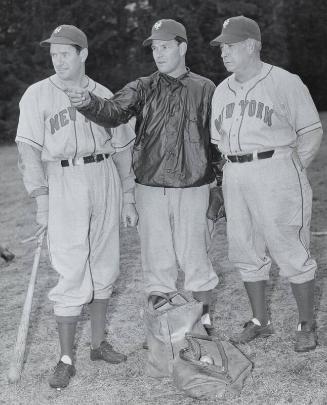 Mildred Ott, Barbara Ann Ott and Lyn Ott photograph, 1940 August 07