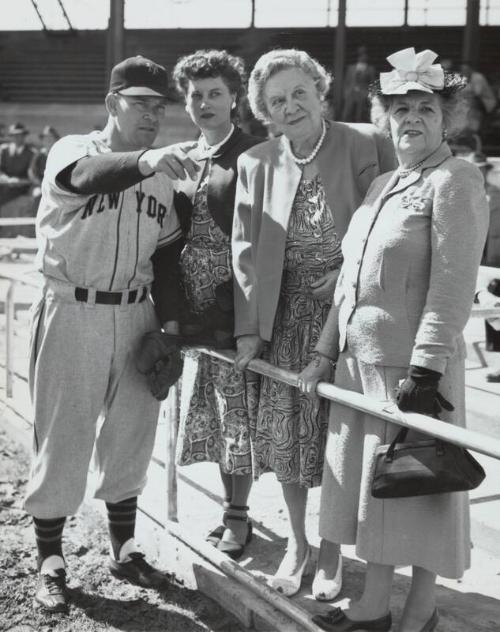 Mel Ott and Ford Frick photograph, 1938 August 19