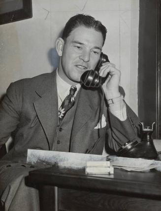 Mel Ott Batting photograph, 1940 or 1941