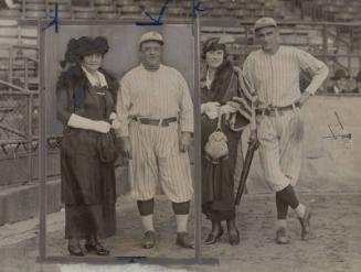 Wilbert Robinson and Rube Marquad photograph, 1920