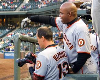 Barry Bonds and Omar Vizquel photograph, 2006 September 19