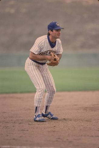 Paul Molitor Fielding slide, 1984 March