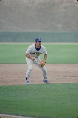 Paul Molitor Fielding slide, 1984 March