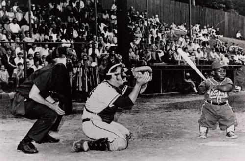 Dero Austin Batting photograph, undated