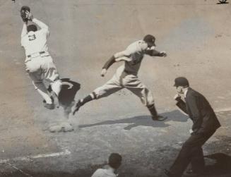 Charlie Gehringer Action photograph, 1937