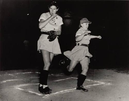 Connie Wisniewski and Helen Filarski photograph, between 1945 and 1949